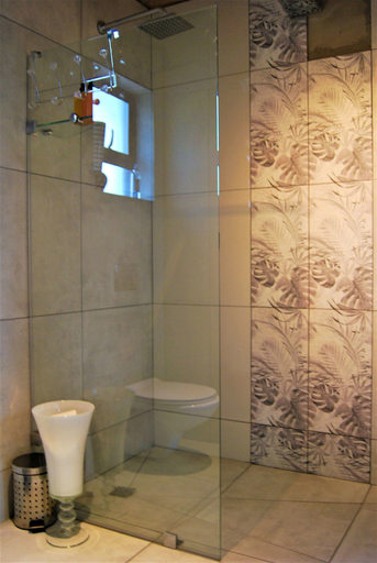 Bathroom 4, The Bright House Villa, Eden