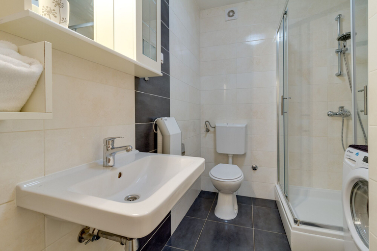 Bathroom 4, Charming and sweet apartment Vito, Pula