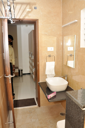 Bathroom 4, Santhoshpuri, Coimbatore