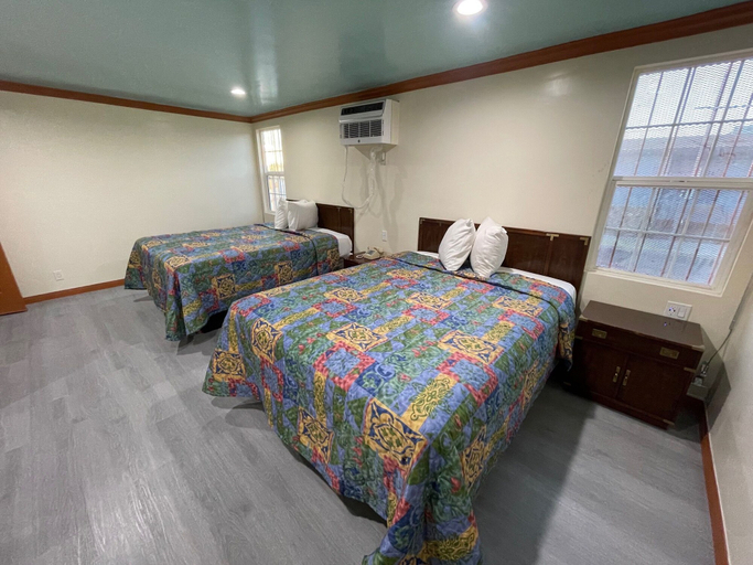Bedroom 3, Hilltop Motor Inn, Los Angeles
