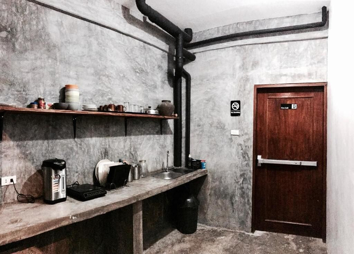 Others 5, Dayon Hostel, Coron