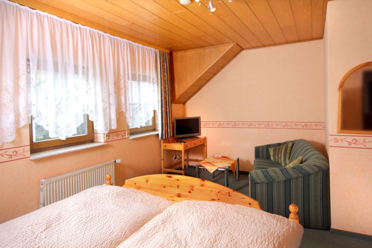 Bedroom 2, Landgasthof Haus zur Sonne, Hochsauerlandkreis