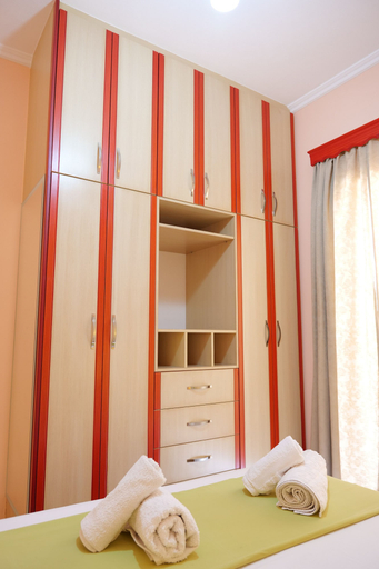Bedroom 3, Stunning 1-bed House in Sarandë, Sarandës