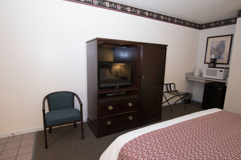 Bedroom 5, Chalet Motel Mequon, Ozaukee