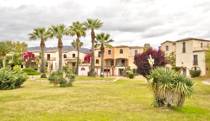 Exterior & Views 2, Residence con piscina a 250 mt dal mare, Cagliari