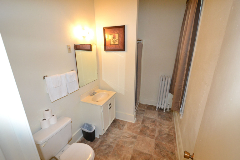 Bathroom 4, Perfect Stay Inn & Suites, Washington