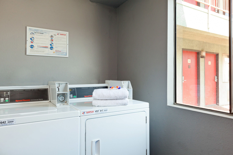 Bedroom 3, Americas Best Value Inn & Suites Bakersfield Central, Kern