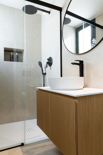 Bathroom 3, Puerta Catedral Suites, Sevilla