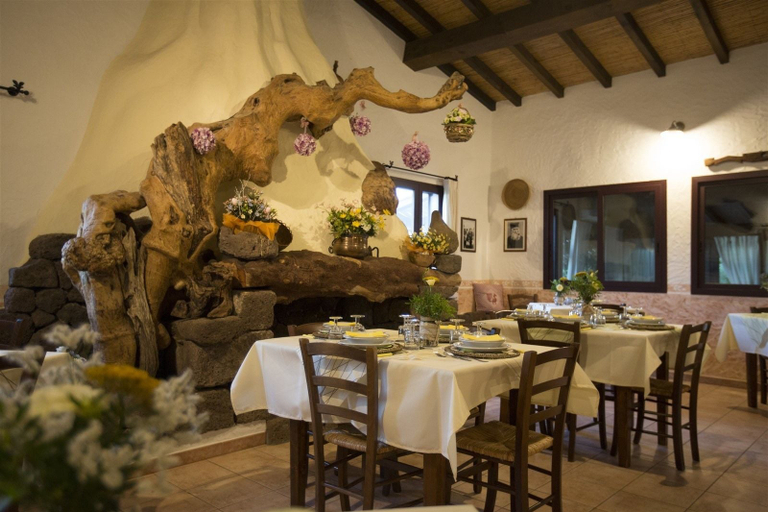 Food & Drinks 5, Country House S'Ozzastru, Nuoro