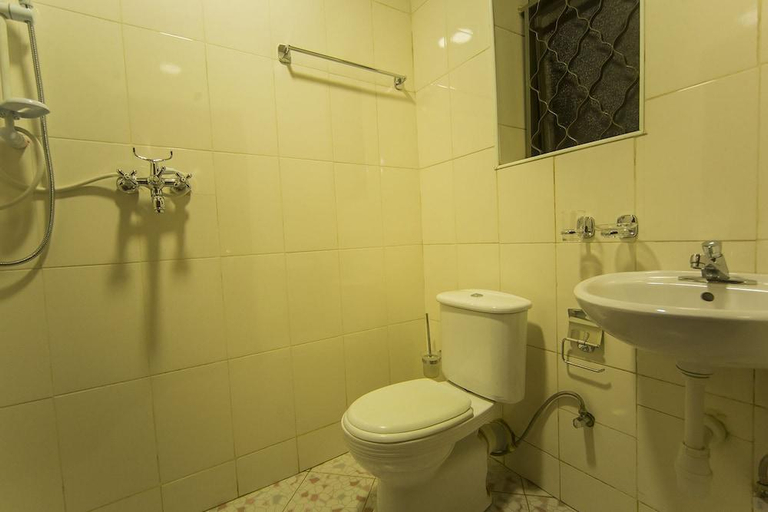 Bathroom 4, Namayiba Park Hotel, Kampala