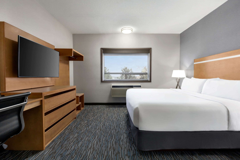 Bedroom 3, Wingate by Wyndham Lethbridge, Division No. 2
