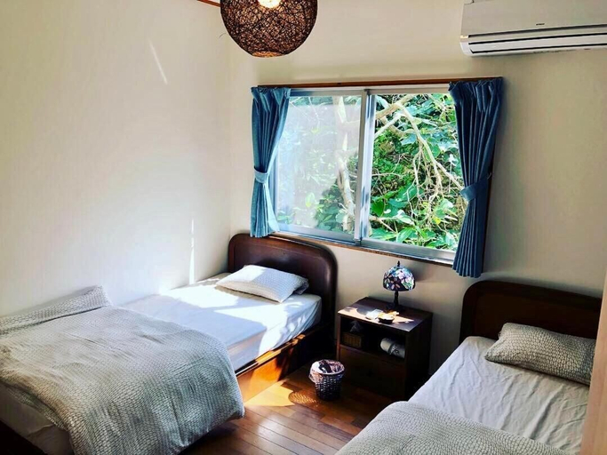 Bedroom 4, Life is a Journey - Hostel, Onna
