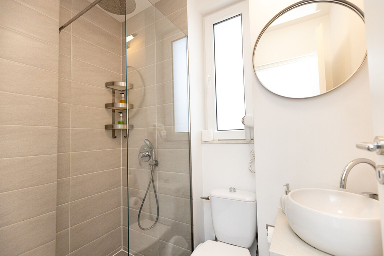 Bathroom 5, Metropole Apartments Old City, Municipiul Bucuresti