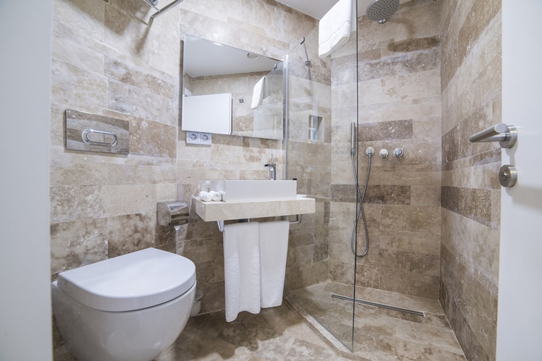 Bathroom 5, Yalikavak Marina Garden Hotel, Bodrum