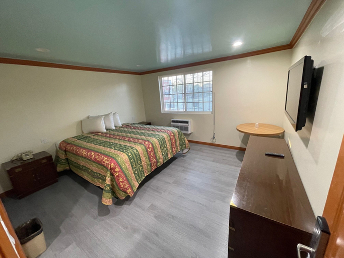 Bedroom 1, Hilltop Motor Inn, Los Angeles