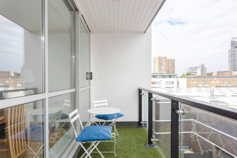 Others 5, Spacious 2 Bedroom Flat on Bermondsey St, London