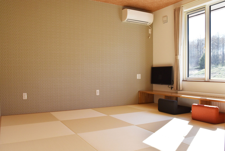 Bedroom 4, Hotel Hanafuji Inn, Nakafurano