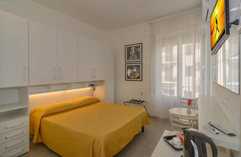 Bedroom 4, City Hotel, Lucca