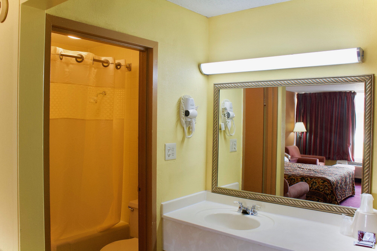 Bathroom 3, Rodeway Inn Monroe, Union