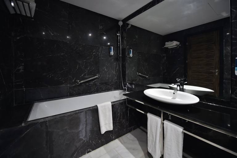 Bathroom 4, Suites Hotel Le Yacht, Casablanca