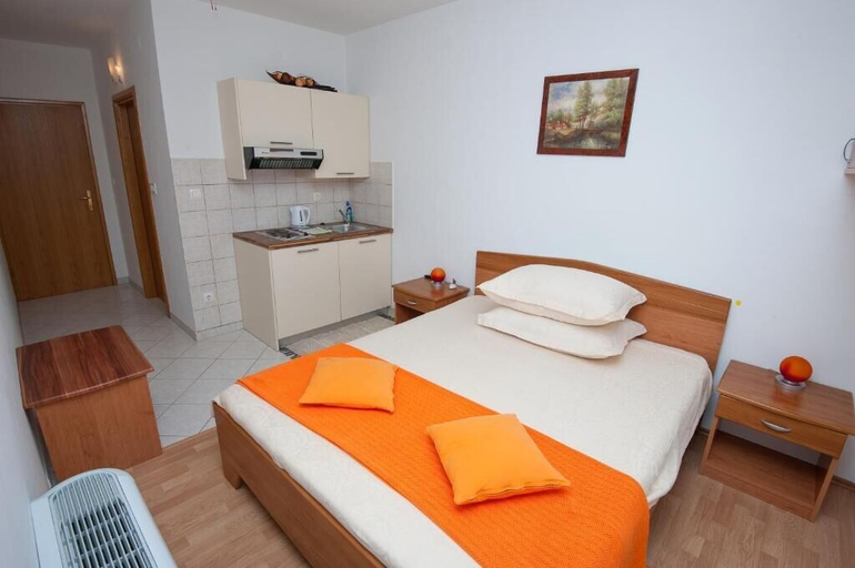 Bedroom 2, Apartments Lucia, Podstrana