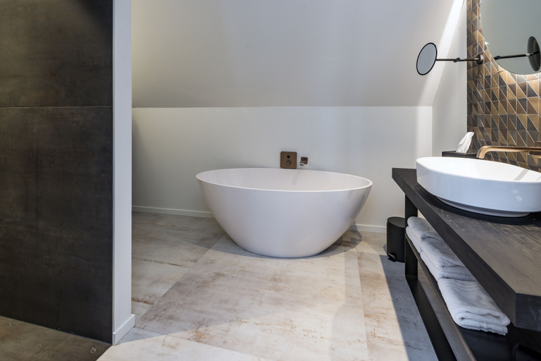 Bathroom 3, Hotel Beila, Limburg