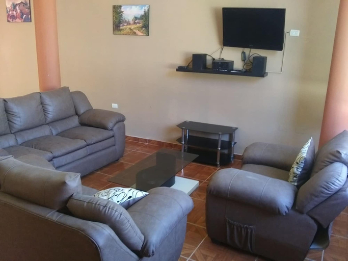 Others 5, House El Canadiense, Contralmirante Villar
