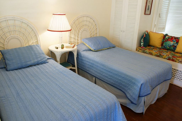 Bedroom 3, Seagrapes 5br by Jamaican Treasures