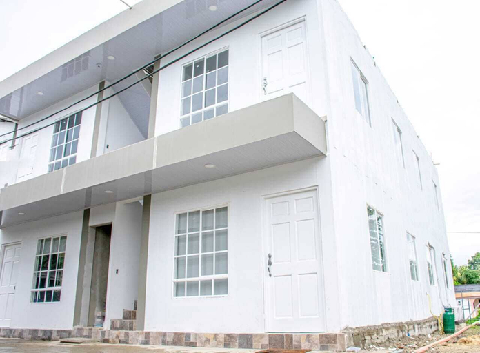 Exterior & Views