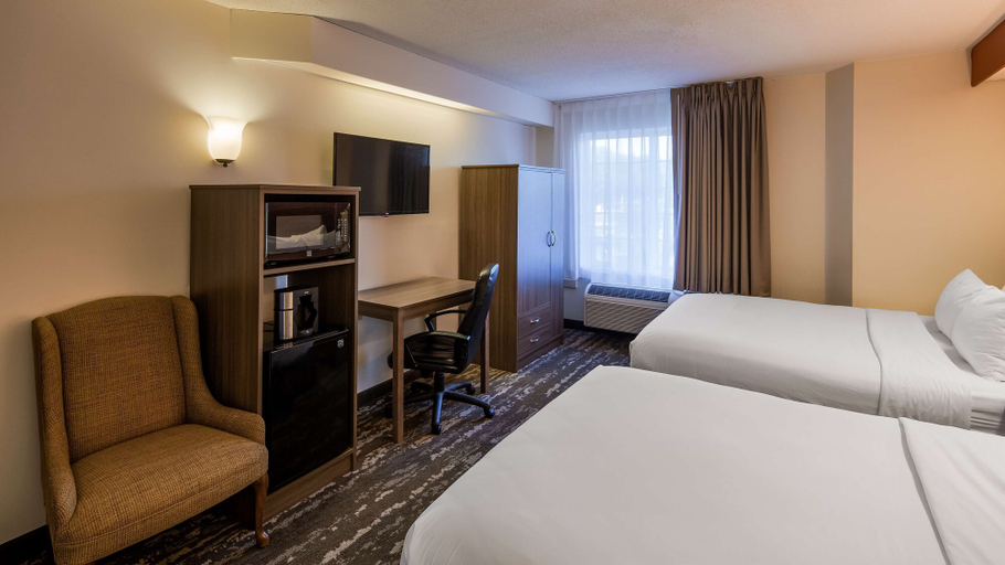 Bedroom 3, Charlevoix Inn & Suites SureStay Collection by Best Western, Charlevoix