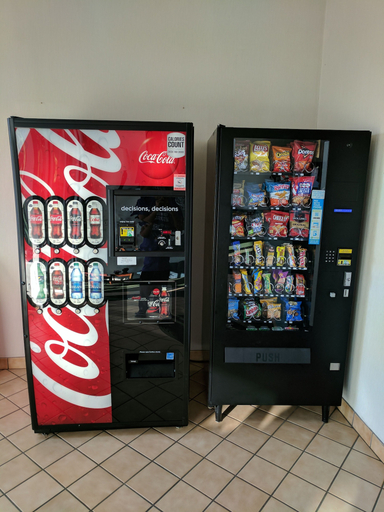 Food & Drinks 5, Sprucewood Inn, Lorain