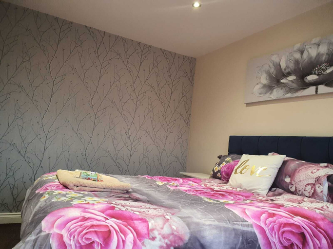 Bedroom 2, CMK Bar & Spa, Milton Keynes