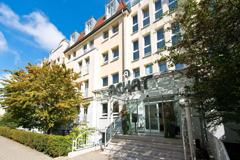 Exterior & Views 2, ACHAT Hotel Dresden Elbufer, Dresden
