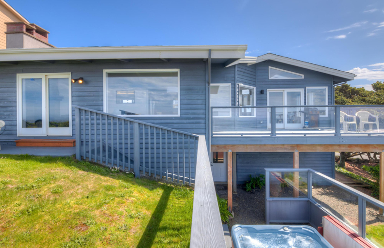 Exterior & Views 2, Moonstruck Beach House, Lincoln