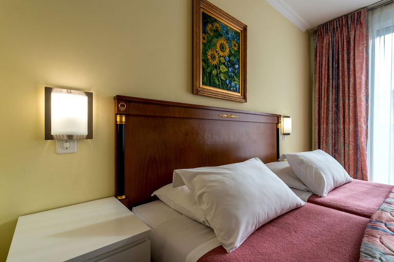 Bedroom 3, Hotel Churchill, Genève