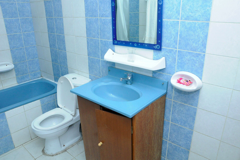 Bathroom 3, Yeka Guest House, Addis Abeba