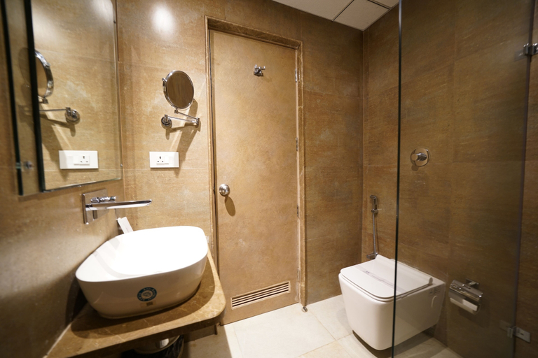 Bathroom 3, New Hotel Broadway, Varanasi