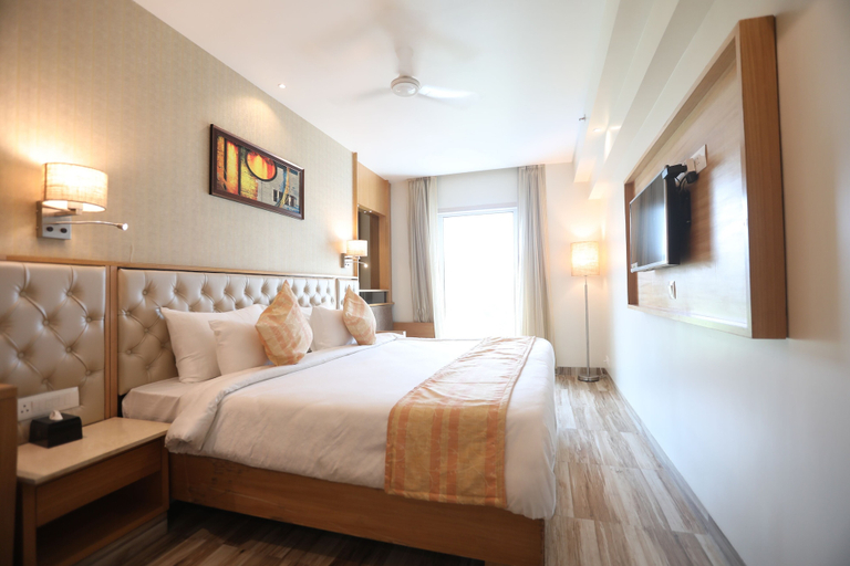 Bedroom 3, Hotel Cliffton, Mumbai Suburban
