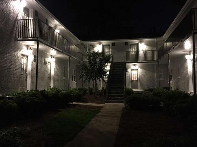 Room 3, B2bl Cute Condo Walkable to Midtown 1 Block From Marta, Atlanta