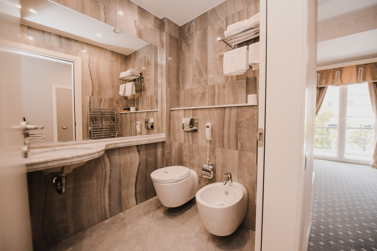 Bathroom 5, Lot Boutique Hotel, Tiranës