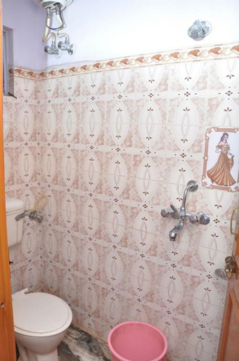 Bathroom 3, Kanak Guest House, Jaipur
