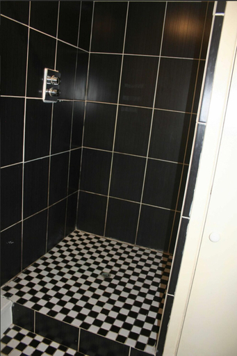 Bathroom 4, The Nook - Farm Park Stay with Hot Tub, BBQ & Fire Pit, Swansea