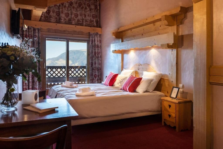 Bedroom 2, Terresens - Chalet Les Cascades, Savoie