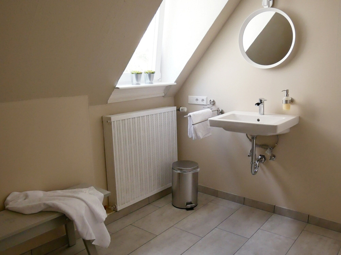 Bathroom 5, Hostel FerienNest Haus Braunfels, Rhein-Lahn-Kreis