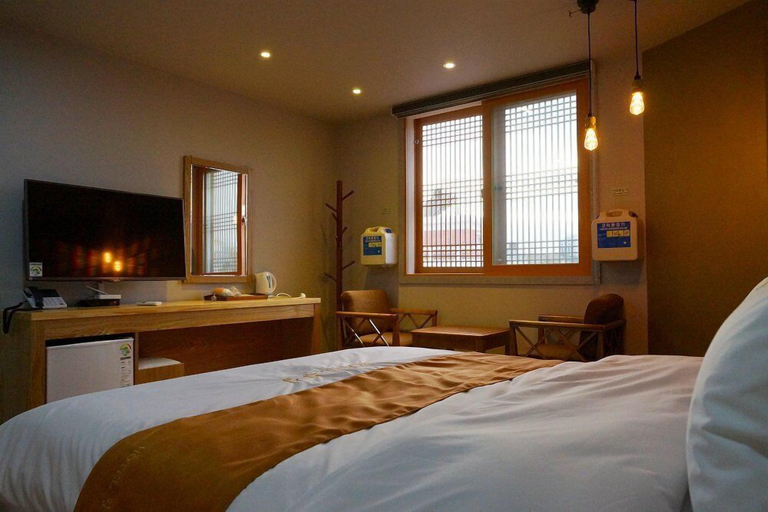 Bedroom 2, Hwangsil Tourist Hotel, Jeonju