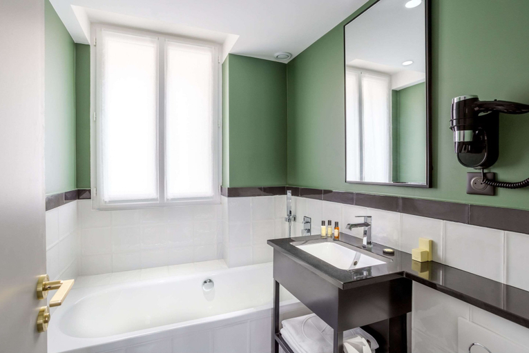 Bathroom 5, Hotel Bridget, Paris