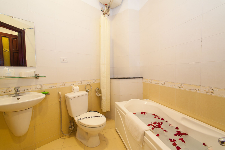 Bathroom 5, Luxury Hotel, Hoàn Kiếm