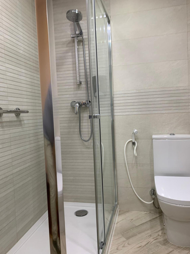 Bathroom 5, Hostal San Fernando, Cantabria