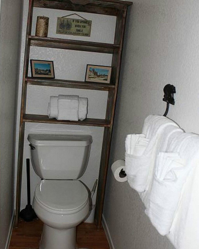Bathroom 3, Moonridge Den- One Bedroom, San Bernardino