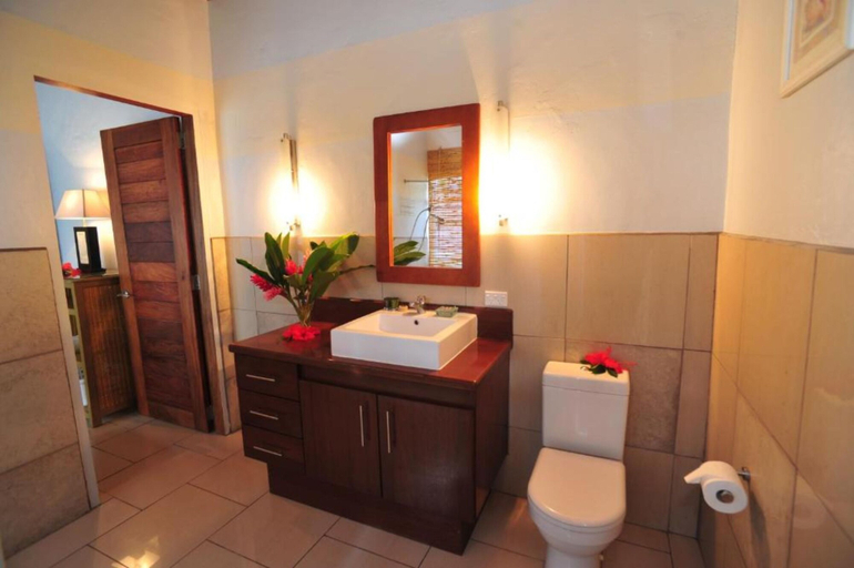 Bathroom 4, Hideaway Island Resort, Mele